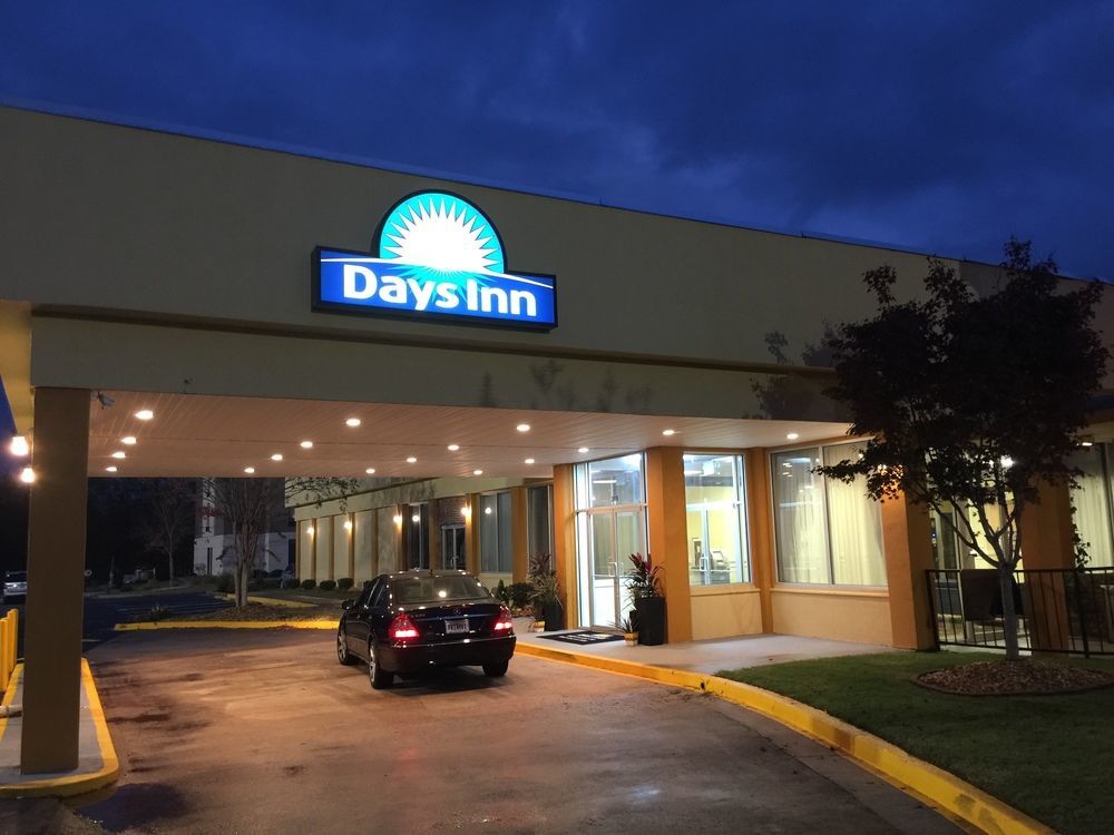 Days Inn By Wyndham Madison Exterior photo